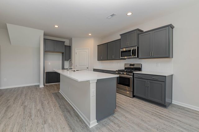 909 Woodside Dr., Conway, SC 29526