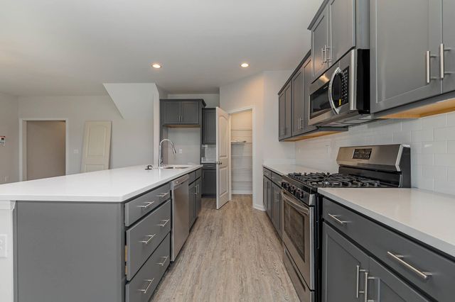 909 Woodside Dr., Conway, SC 29526