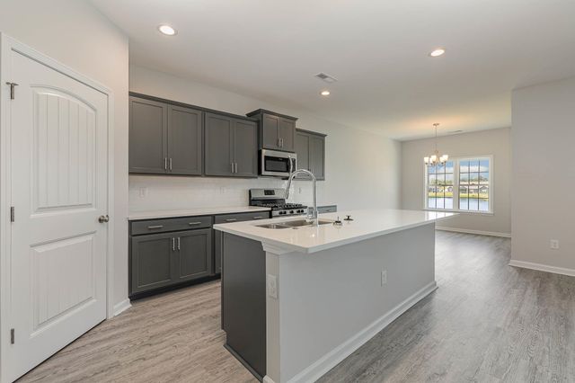 909 Woodside Dr., Conway, SC 29526