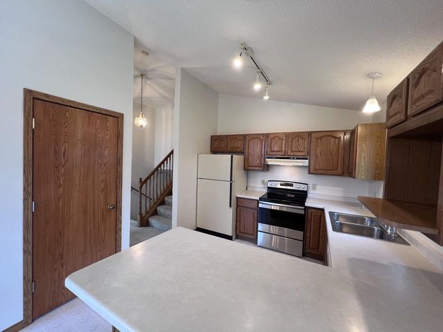 2023 E 11th St, Superior, WI 54880