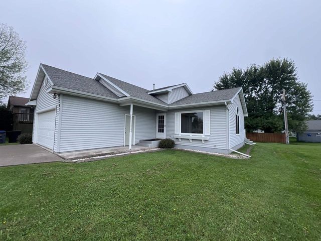 2023 E 11th St, Superior, WI 54880