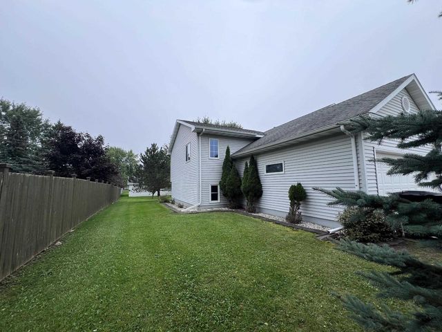 2023 E 11th St, Superior, WI 54880