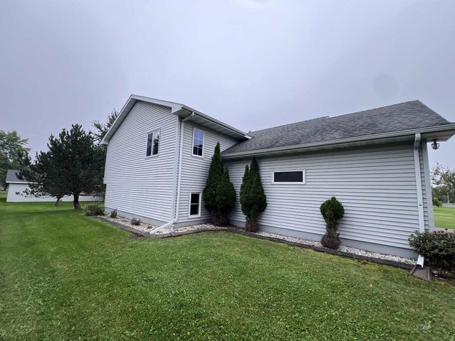 2023 E 11th St, Superior, WI 54880