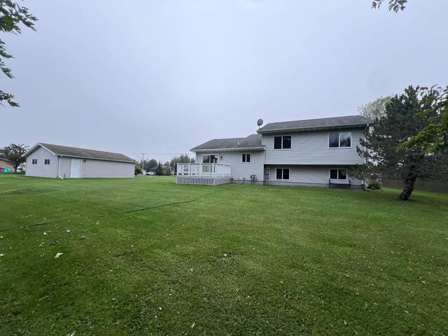 2023 E 11th St, Superior, WI 54880