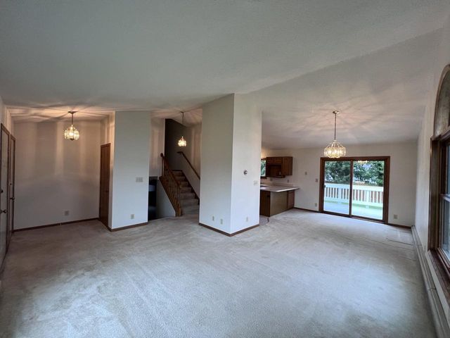 2023 E 11th St, Superior, WI 54880