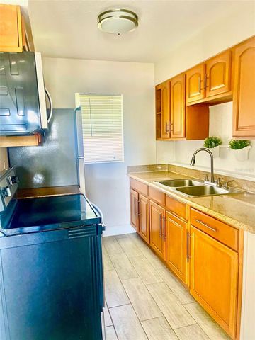 837 SKY LAKE CIRCLE C, Orlando, FL 32809