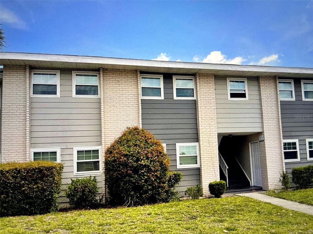 837 SKY LAKE CIRCLE C, Orlando, FL 32809