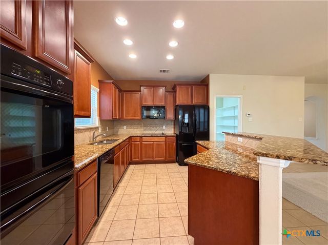 6206 Suellen Lane, Killeen, TX 76542