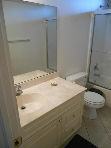 2615 NE 1st Court 410, Boynton Beach, FL 33435