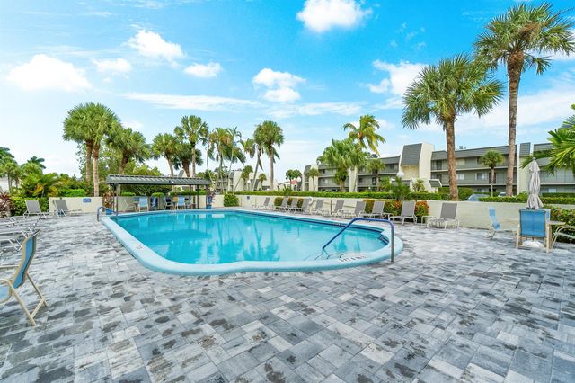 2615 NE 1st Court 410, Boynton Beach, FL 33435