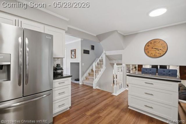 6884 Aeroview Street, West Bloomfield, MI 48324
