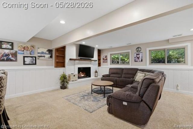 6884 Aeroview Street, West Bloomfield, MI 48324