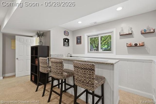 6884 Aeroview Street, West Bloomfield, MI 48324