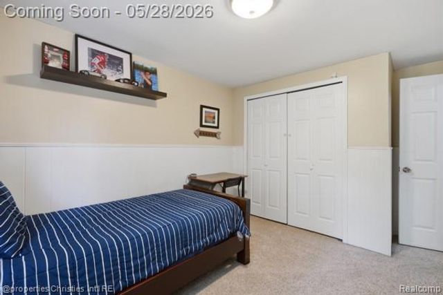 6884 Aeroview Street, West Bloomfield, MI 48324