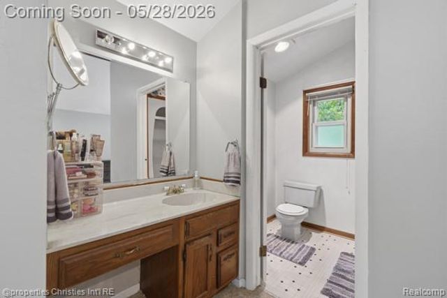 6884 Aeroview Street, West Bloomfield, MI 48324