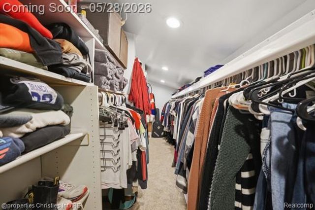 6884 Aeroview Street, West Bloomfield, MI 48324
