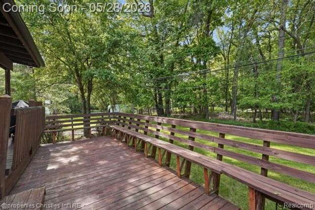 6884 Aeroview Street, West Bloomfield, MI 48324