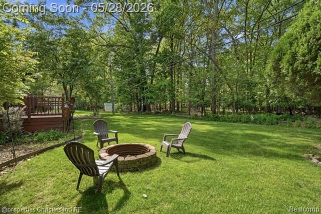 6884 Aeroview Street, West Bloomfield, MI 48324