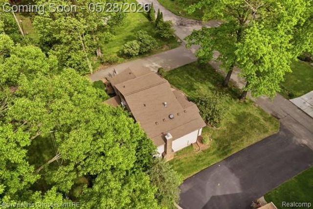 6884 Aeroview Street, West Bloomfield, MI 48324