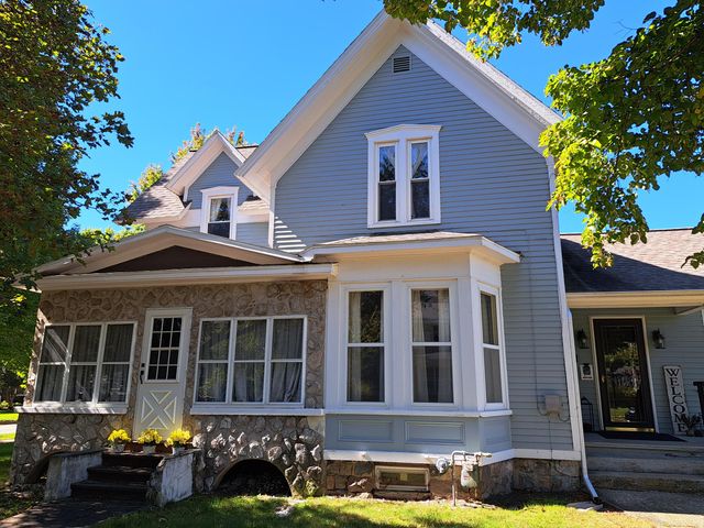 120 Hicks Street, Plainwell, MI 49080