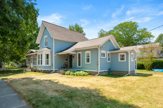 120 Hicks Street, Plainwell, MI 49080