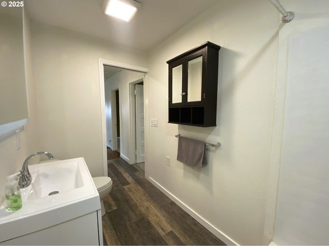 11533 Se MARKET St, Portland, OR 97216