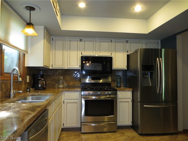 18606 Buccaneer Creek Drive 16, Strongsville, OH 44136