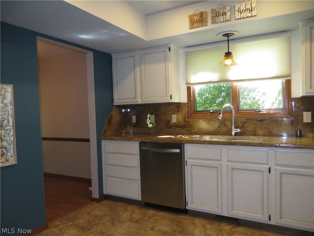 18606 Buccaneer Creek Drive 16, Strongsville, OH 44136
