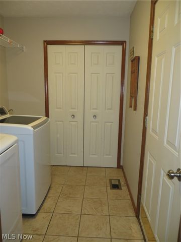 18606 Buccaneer Creek Drive 16, Strongsville, OH 44136