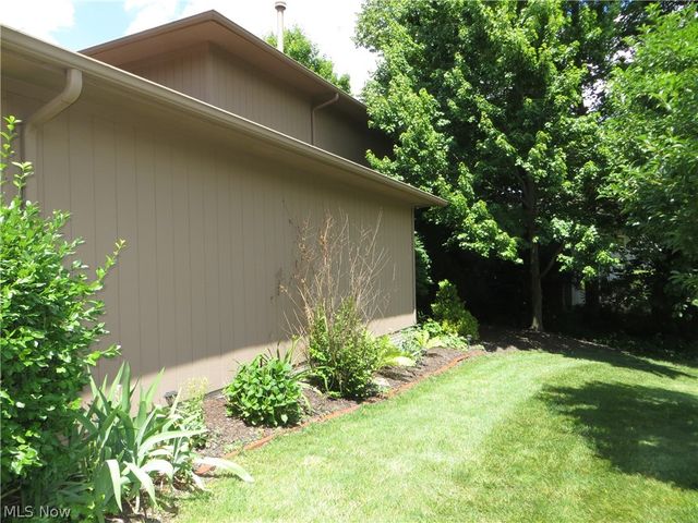 18606 Buccaneer Creek Drive 16, Strongsville, OH 44136