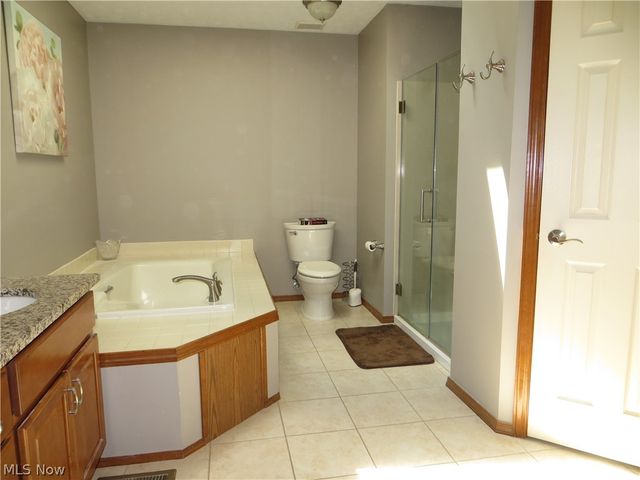 18606 Buccaneer Creek Drive 16, Strongsville, OH 44136