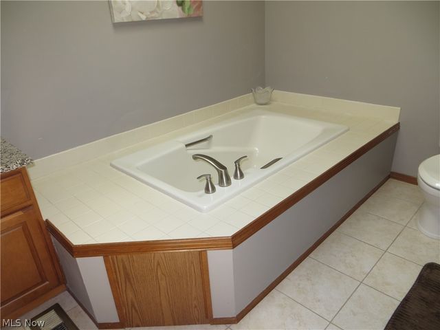 18606 Buccaneer Creek Drive 16, Strongsville, OH 44136
