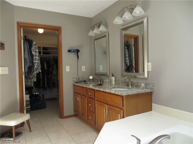 18606 Buccaneer Creek Drive 16, Strongsville, OH 44136