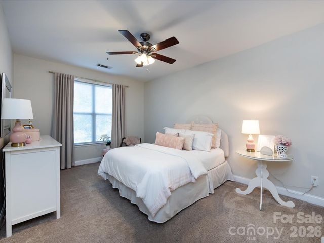 1000 E Woodlawn Road 113, Charlotte, NC 28209