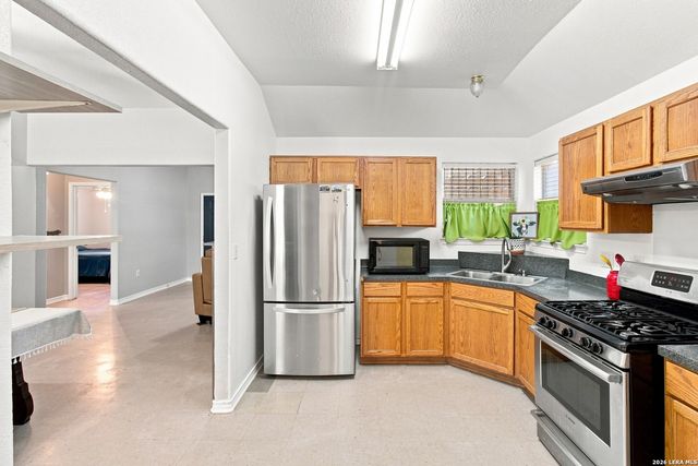 608 Whitman Ave, San Antonio, TX 78211