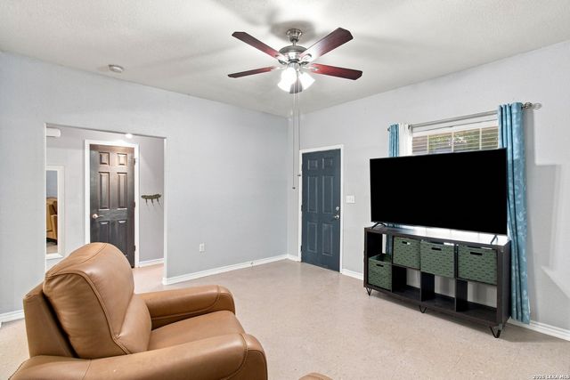 608 Whitman Ave, San Antonio, TX 78211