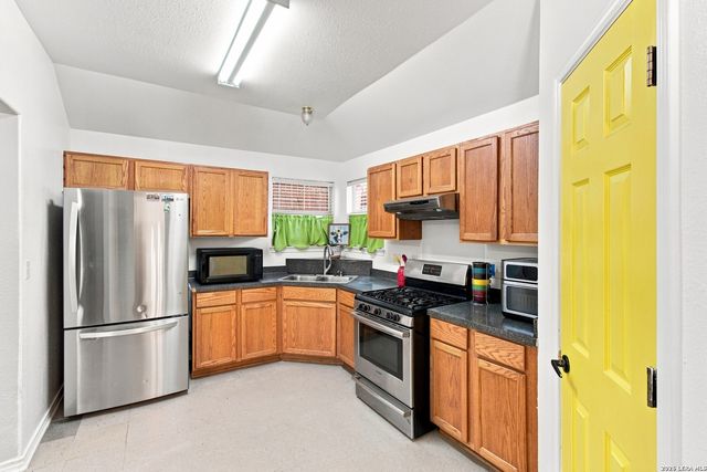 608 Whitman Ave, San Antonio, TX 78211