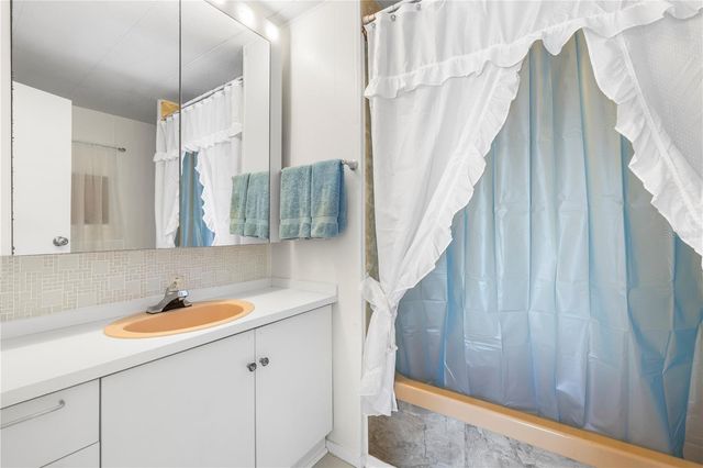 204 51ST AVENUE E, Bradenton, FL 34203