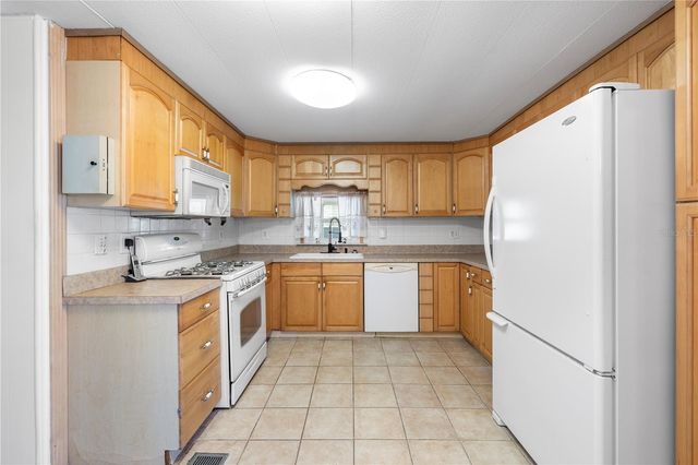 204 51ST AVENUE E, Bradenton, FL 34203