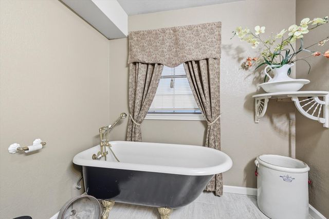 10594 Sam Reynolds Road, Justin, TX 76247