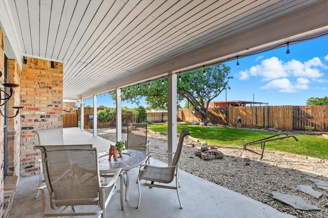 10594 Sam Reynolds Road, Justin, TX 76247