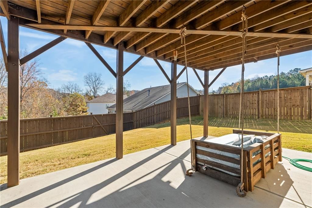 Image 49 of property listing at 7925 Brewton Creek Drive, Cumming, GA 30028