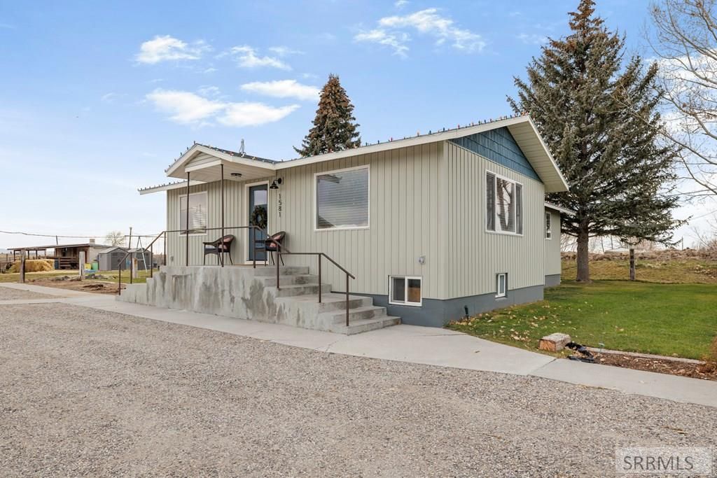 Image 4 of property listing at 1581 West 600 S, Blackfoot, ID 83262