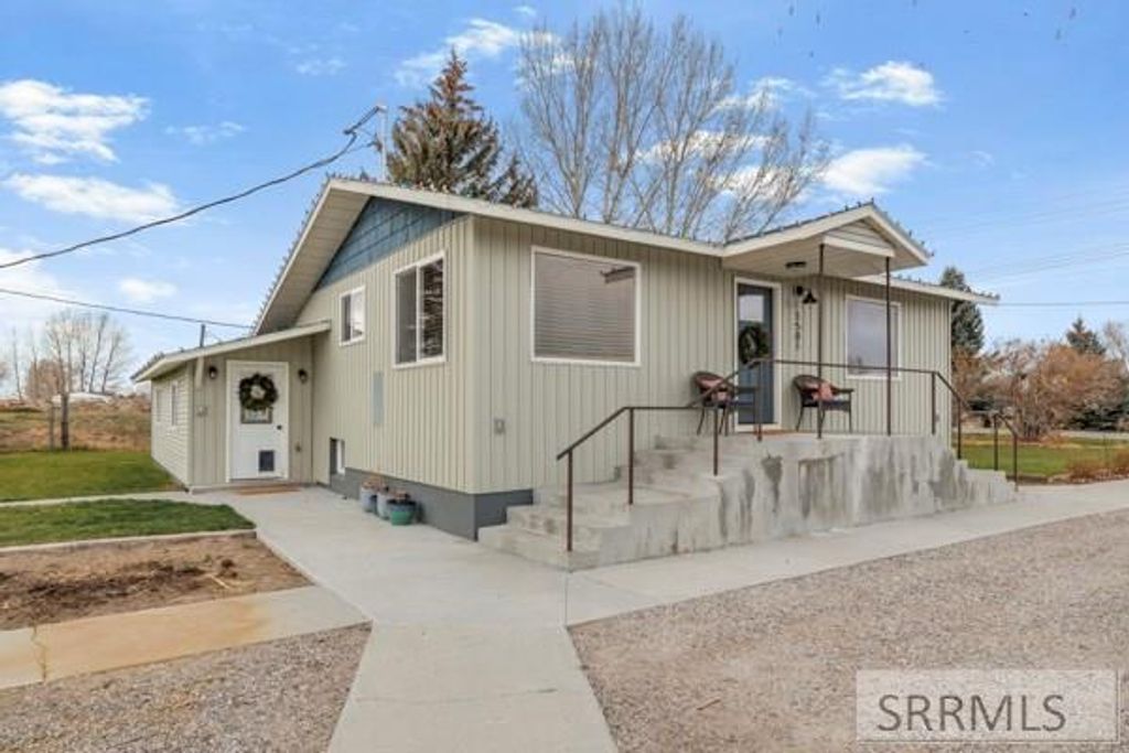 Image 5 of property listing at 1581 West 600 S, Blackfoot, ID 83262