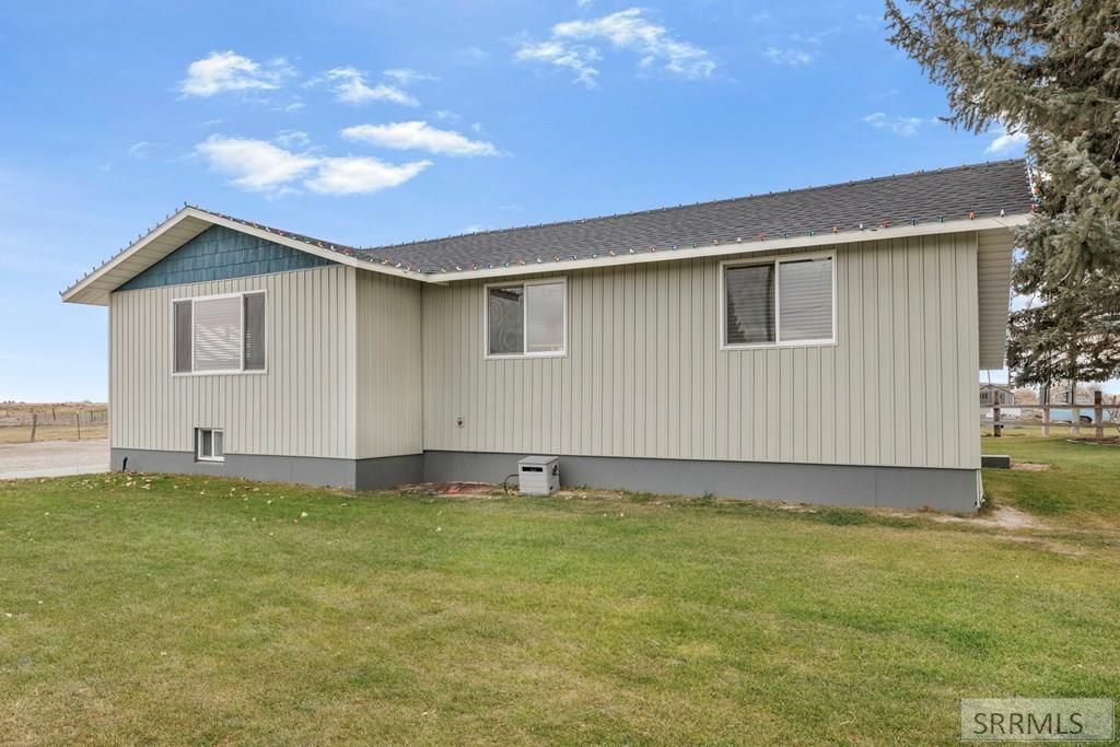 Image 9 of property listing at 1581 West 600 S, Blackfoot, ID 83262