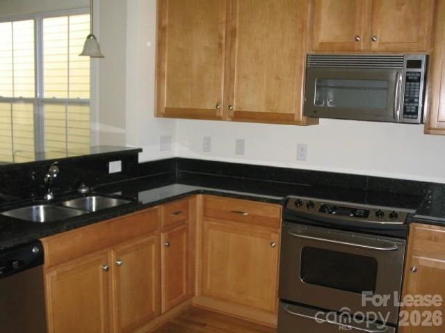 527 Dubois Court, Charlotte, NC 28208