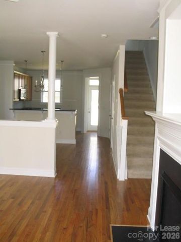 527 Dubois Court, Charlotte, NC 28208