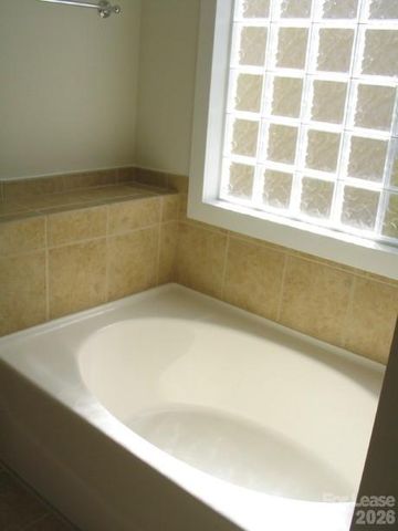 527 Dubois Court, Charlotte, NC 28208