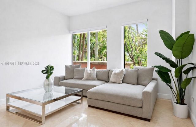 781 Crandon Blvd 106, Key Biscayne, FL 33149