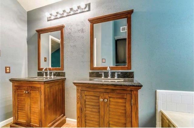 2025 Sandy Knoll Drive, Missouri City, TX 77489